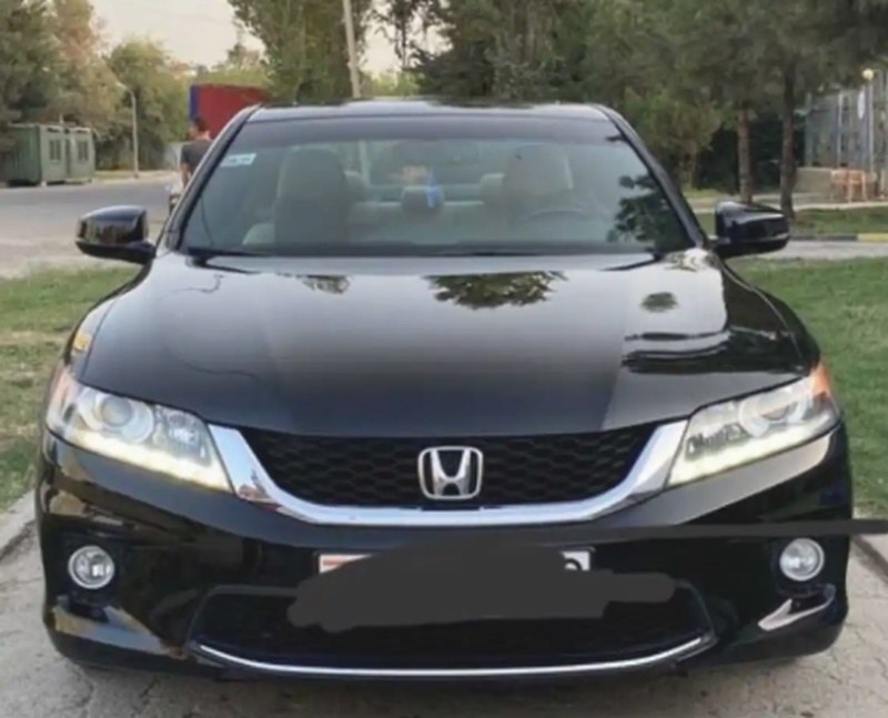 Лобовое стекло Honda Accord 2013
